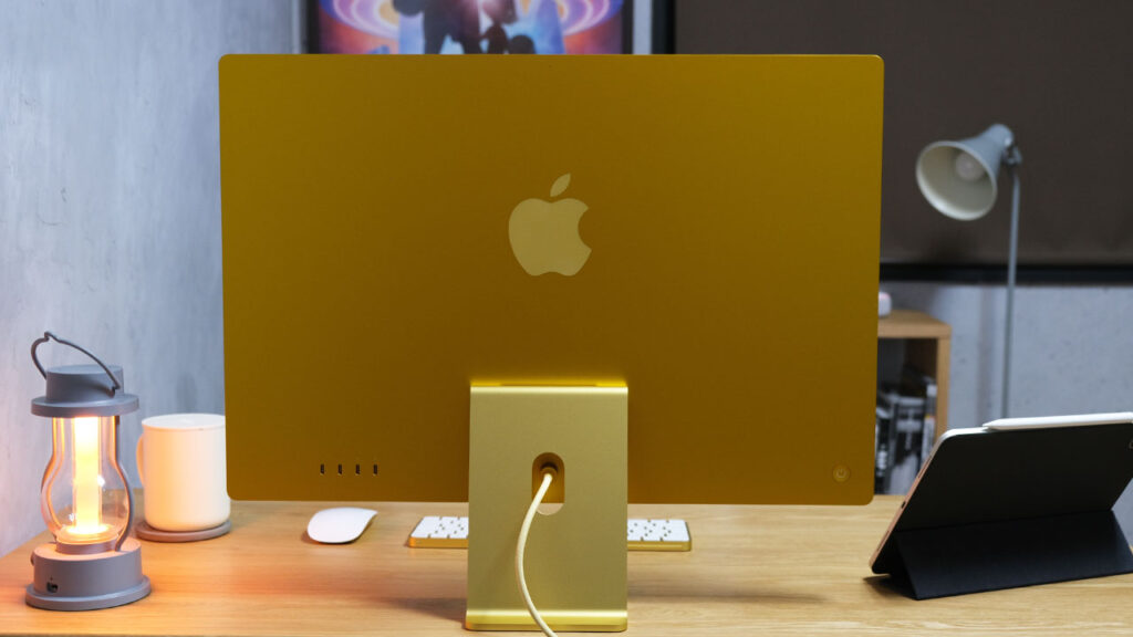 PC：Apple 24インチ iMac